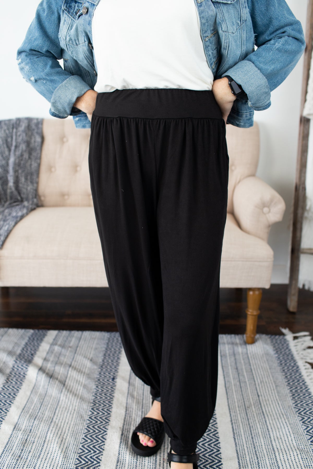 Solid Pants With Pocket - Black