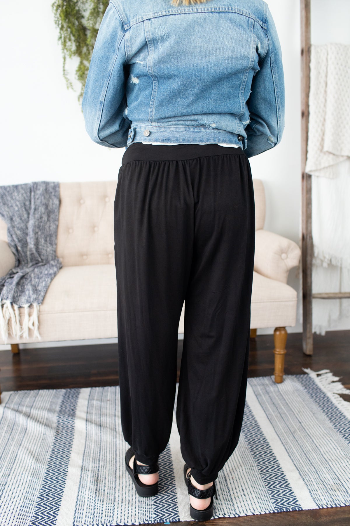 Solid Pants With Pocket - Black
